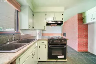 922 S 38th St, Springfield, OR 97478 - Photo 15