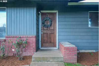 922 S 38th St, Springfield, OR 97478 - Photo 5