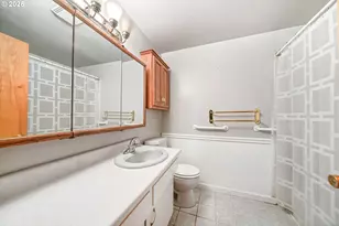 922 S 38th St, Springfield, OR 97478 - Photo 23