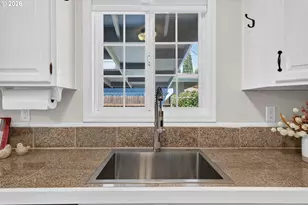 17839 SE Clay St, Portland, OR 97233 - Photo 15