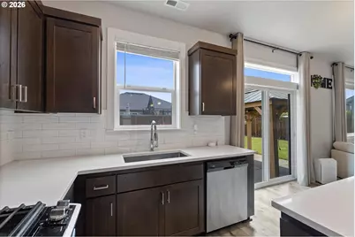 1350 Dahlia St, Woodburn, OR 97071 - Photo 7