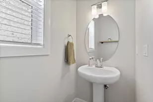 1350 Dahlia St, Woodburn, OR 97071 - Photo 3