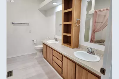 1675 Kristi Loop, Lakeside, OR 97449 - Photo 21