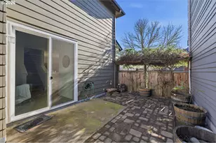 5243 Wales Dr, Eugene, OR 97402 - Photo 41