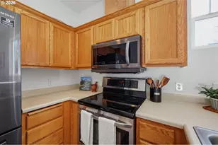 5243 Wales Dr, Eugene, OR 97402 - Photo 19