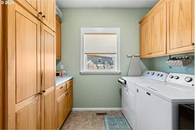 160 Spear Ln, Yoncalla, OR 97499 - Photo 33