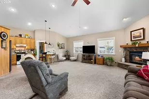 160 Spear Ln, Yoncalla, OR 97499 - Photo 11