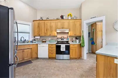 160 Spear Ln, Yoncalla, OR 97499 - Photo 15