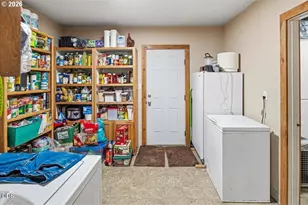 7995 SW Houston Lake Rd, Powell Butte, OR 97753 - Photo 15