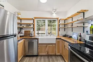 1375 Pleasant View Dr, Cottage Grove, OR 97424 - Photo 11