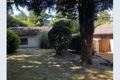 1650 N 17th St, Coos Bay, OR 97420 - Photo 3