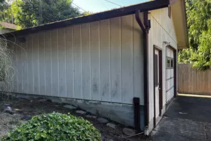 1650 N 17th St, Coos Bay, OR 97420 - Photo 7