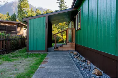 818 Celilo, North Bonneville, WA 98639 - Photo 3