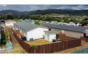 285 Deschutes Ln, Roseburg, OR 97471 - Photo 37
