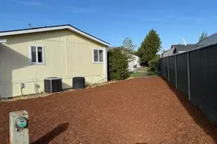 1199 N Terry St, Eugene, OR 97402 - Photo 25