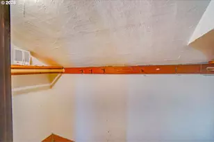 933 NE 3rd Ave, Camas, WA 98607 - Photo 23