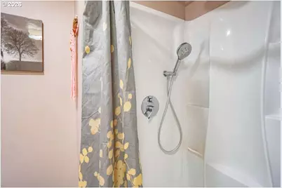 933 NE 3rd Ave, Camas, WA 98607 - Photo 39