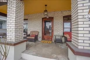 933 NE 3rd Ave, Camas, WA 98607 - Photo 3