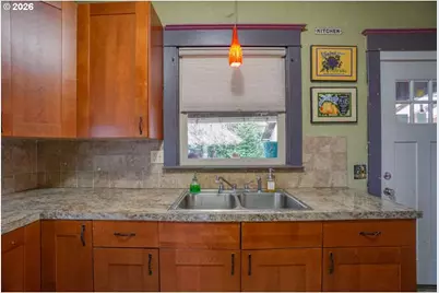 933 NE 3rd Ave, Camas, WA 98607 - Photo 11