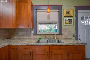 933 NE 3rd Ave, Camas, WA 98607 - Photo 11