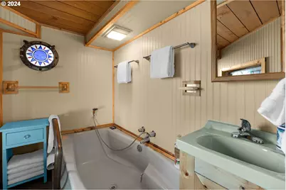 1807 N Prom, Seaside, OR 97138 - Photo 35