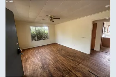 1225 N Laurel St, Coquille, OR 97423 - Photo 5
