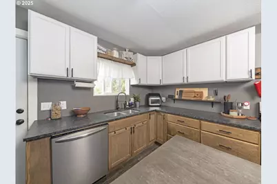 1142 Clatsop St, Vernonia, OR 97064 - Photo 9