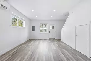 8665 SE Insley St, Portland, OR 97266 - Photo 9