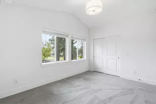 8665 SE Insley St, Portland, OR 97266 - Photo 25