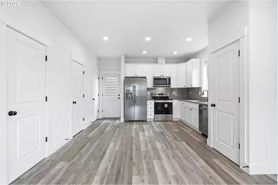 8665 SE Insley St, Portland, OR 97266 - Photo 11