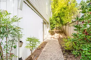 1442 SW 66th Ave, Portland, OR 97225 - Photo 29