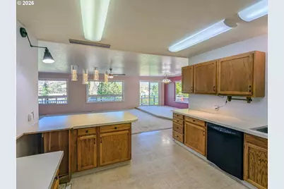 516 SE Colorado Dr, Roseburg, OR 97470 - Photo 11