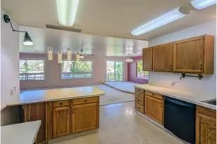 516 SE Colorado Dr, Roseburg, OR 97470 - Photo 11
