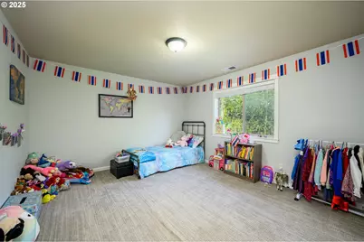 398 SW Mt Mazama St, McMinnville, OR 97128 - Photo 33