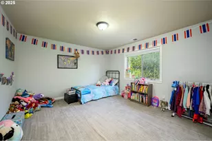 398 SW Mt Mazama St, McMinnville, OR 97128 - Photo 33