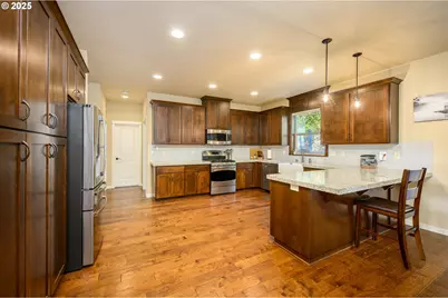 398 SW Mt Mazama St, McMinnville, OR 97128 - Photo 17