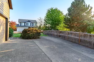 398 SW Mt Mazama St, McMinnville, OR 97128 - Photo 5