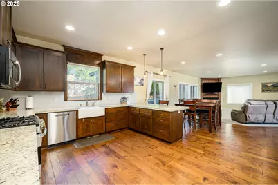 398 SW Mt Mazama St, McMinnville, OR 97128 - Photo 19