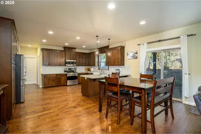 398 SW Mt Mazama St, McMinnville, OR 97128 - Photo 15