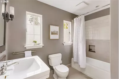 1128 NE Knott St, Portland, OR 97212 - Photo 23