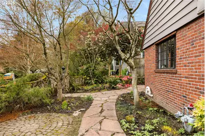 1128 NE Knott St, Portland, OR 97212 - Photo 41