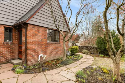 1128 NE Knott St, Portland, OR 97212 - Photo 39