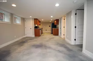 4417 N Gantenbein Ave, Portland, OR 97217 - Photo 37