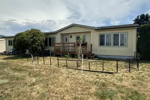 1267 Tucker Rd, Hood River, OR 97031 - Photo 3