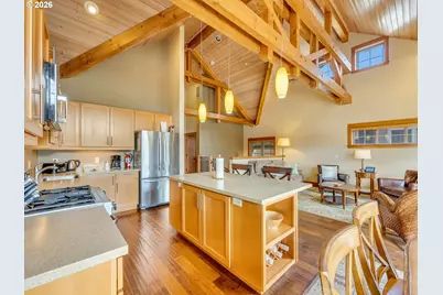 132 E Surfcrest Ave #A2-D, Cannon Beach, OR 97110 - Photo 13