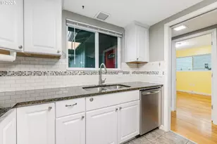 16540 SW Royalty Pkwy, Portland, OR 97224 - Photo 11