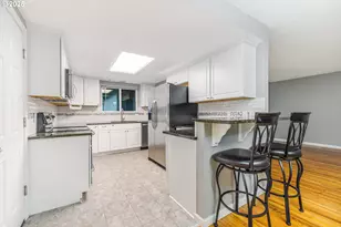 16540 SW Royalty Pkwy, Portland, OR 97224 - Photo 9