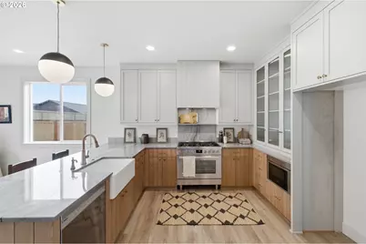 664 NW Crater Lake Dr, Dallas, OR 97338 - Photo 11