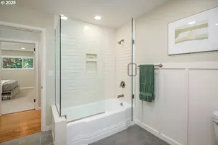 2015 Eastwood Ln, Eugene, OR 97401 - Photo 25