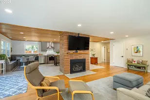 2015 Eastwood Ln, Eugene, OR 97401 - Photo 5